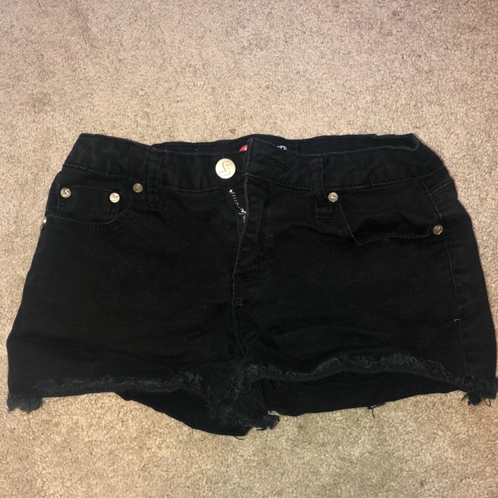 Tilly’s Black Jean Shorts